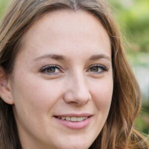 Δανάη Κωνσταντίνου - Συγγραφέας